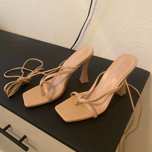 Heels - Picture 2 of 2